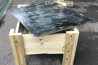 Sand-Table-with-Chalkboard-Lid