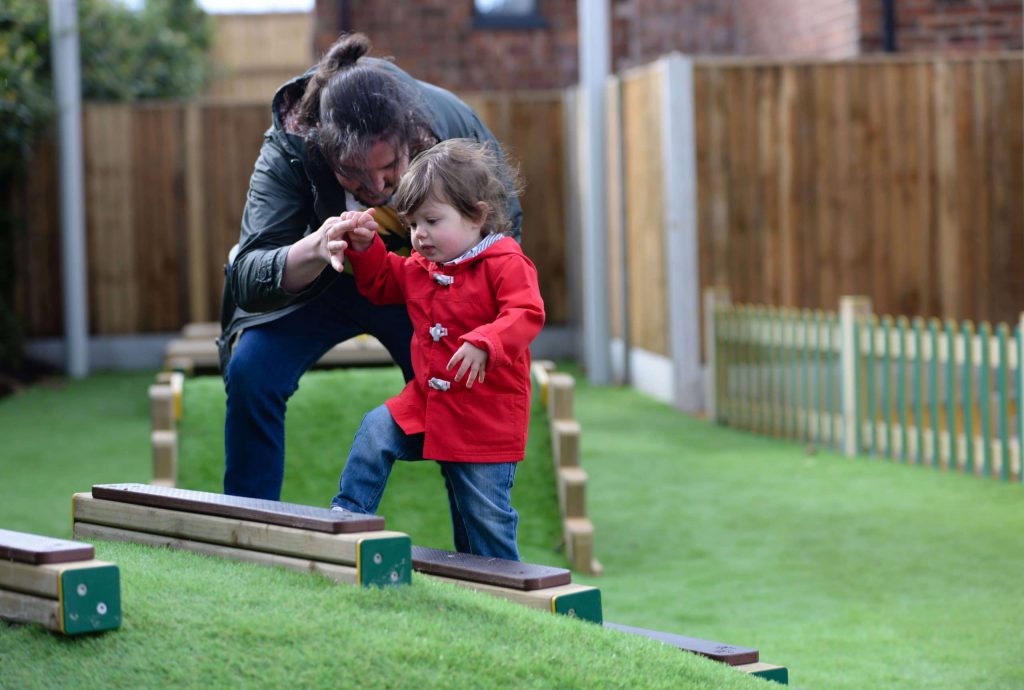 how-does-outdoor-play-help-social-development-creative-play