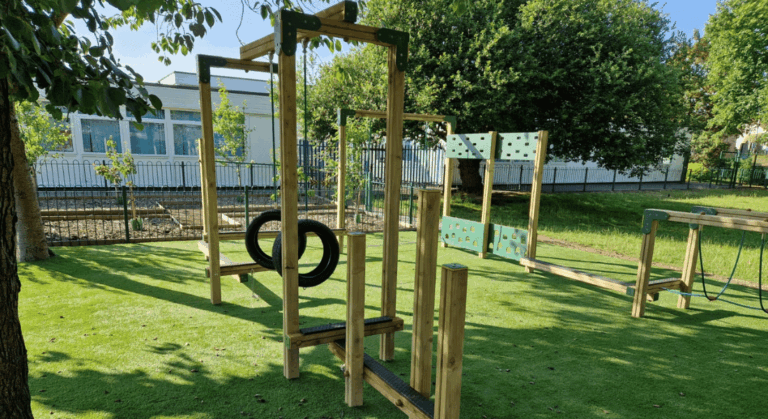 Adventure Trail 8 U-Shaped Trim Trail Playground Equipment