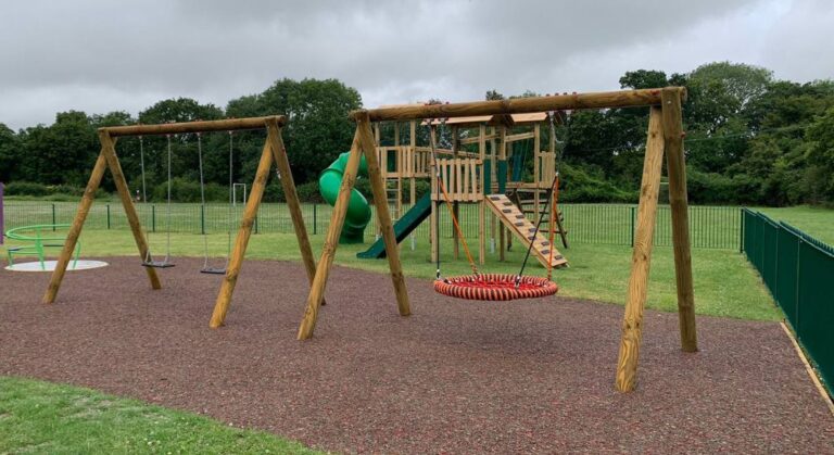 Jigsaw Tower and Swings Playground Equipment