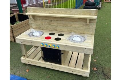 Large Mud Kitchen (Old Style) Freestanding Playground Equipment