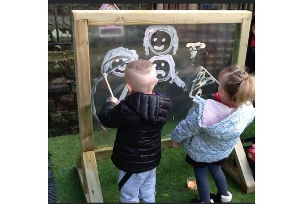 Paint Board Freestanding Paint Board Freestanding Playground Equipment