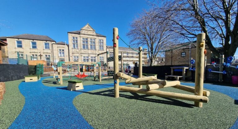 Image shows a Adventure Trail 6 (U-Shaped) and jungle climber trekker designed and created by Creative Play Ltd.