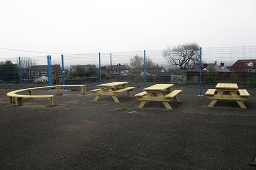 Picnic Table - Umbrella (1.8m) - Image 3